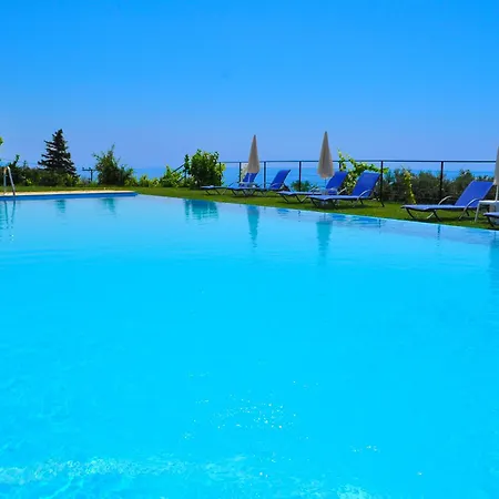 With Large Swimming Pool And Sea View At Beach, Corfu Appartement Pelekas