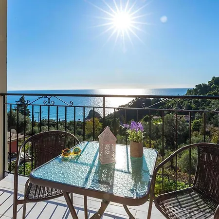 With Large Swimming Pool And Sea View At Beach, Corfu Apartmán Pelekas